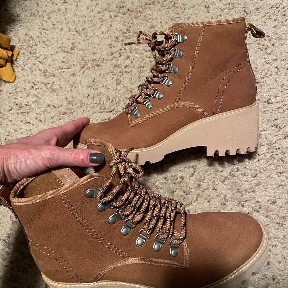Dolce Vita Huey Hiker Boots in camel.  New without box
